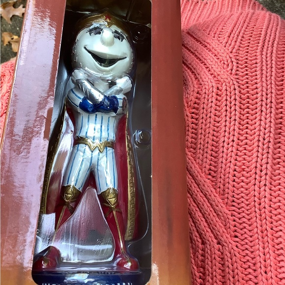 Mrs Mets as Wonder Woman Bobblehead - Picture 1 of 6